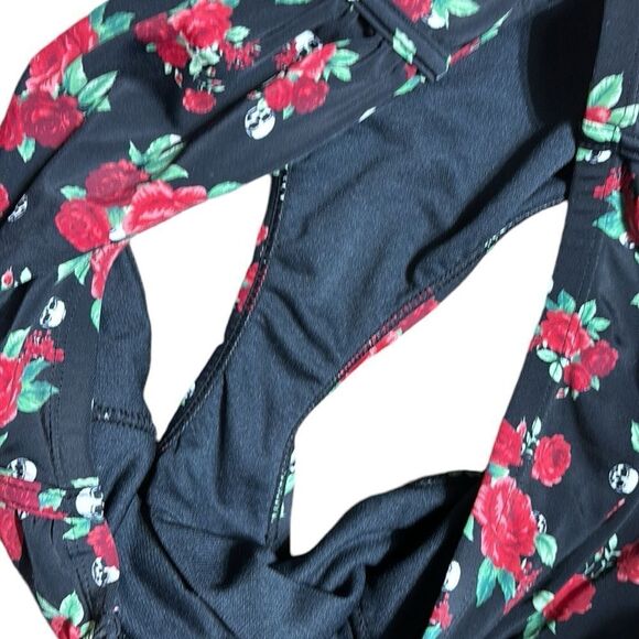 Hot topic roses and skulls high waisted bikini bottoms ruched mesh lattice sides - Picture 7 of 7